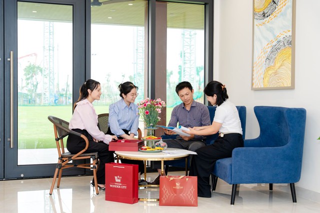Loạt thương hiệu đình đám đổ bộ Vincom Plaza Đan Phượng, nhà phố Vinhomes Wonder City hưởng lợi lớn- Ảnh 1. Loạt thương hiệu đình đám đổ bộ Vincom Plaza Đan Phượng, nhà phố Vinhomes Wonder City hưởng lợi lớn- Ảnh 1.