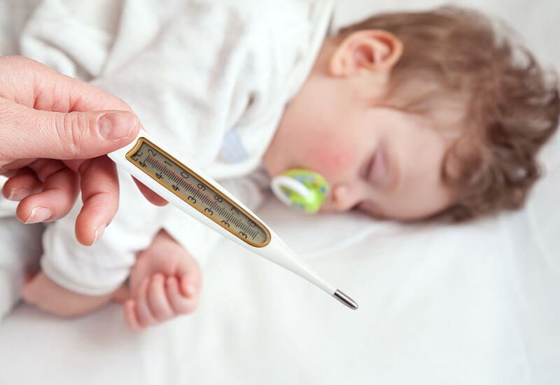 Mùa hè cảnh giác với sốt virus ở trẻ em- Ảnh 1.