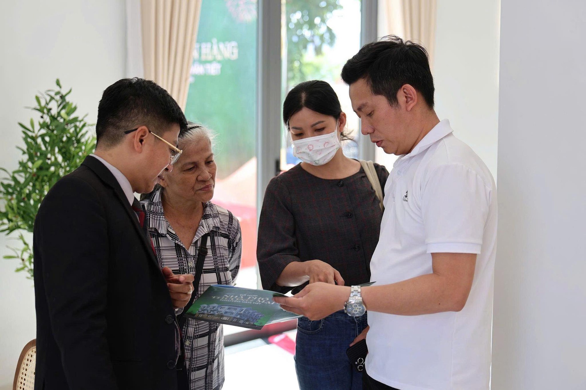 Hạ tầng nghìn tỷ đưa Nhà phố thương mại Nguyễn Văn Tiết đón sóng tại Đông Bắc TP.HCM - Ảnh 2.