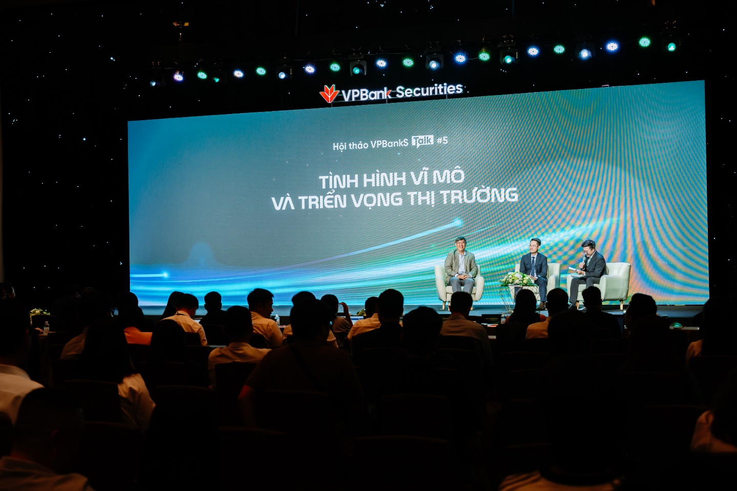 4 năm VPBankS: Từ hành trình xây nền tảng đến vị thế hàng đầu thị trường- Ảnh 5. 4 năm VPBankS: Từ hành trình xây nền tảng đến vị thế hàng đầu thị trường- Ảnh 5.