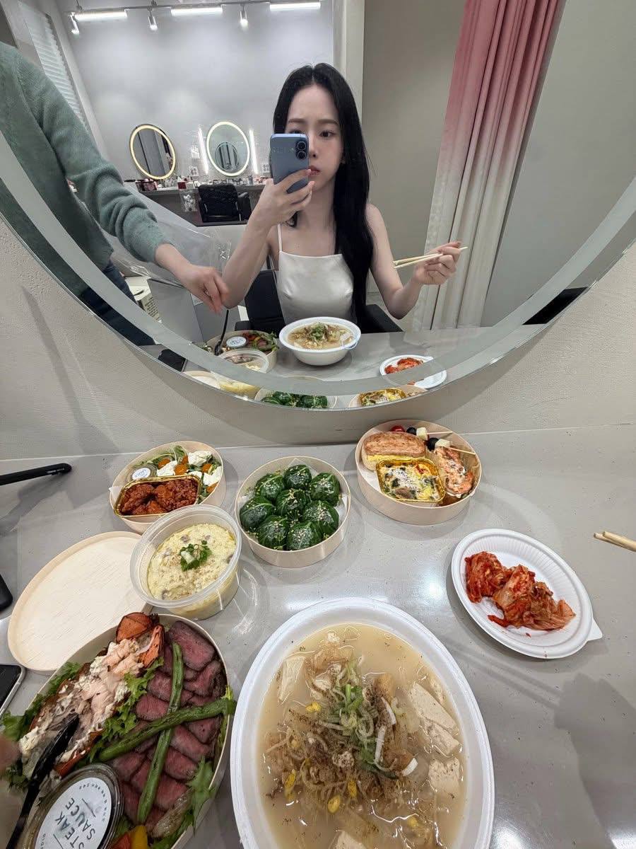 Khẩu phần ăn gây sốc của nữ thần Kpop có body được ví "như AI"- Ảnh 1.