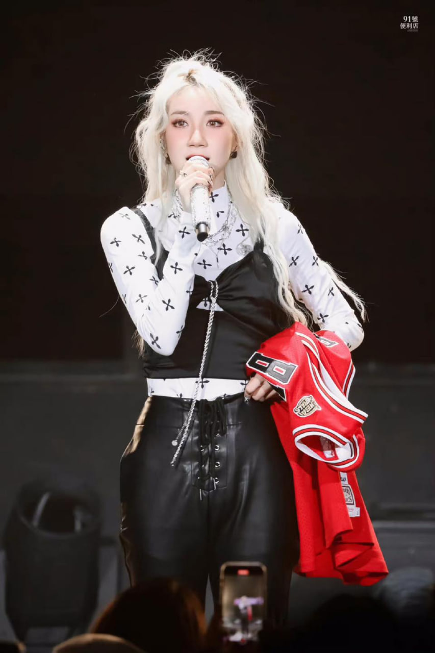 Sự hết thời của 1 mỹ nhân: Hủy concert vì ế ẩm, giờ bán vé chỉ còn 150 nghìn đồng- Ảnh 1.