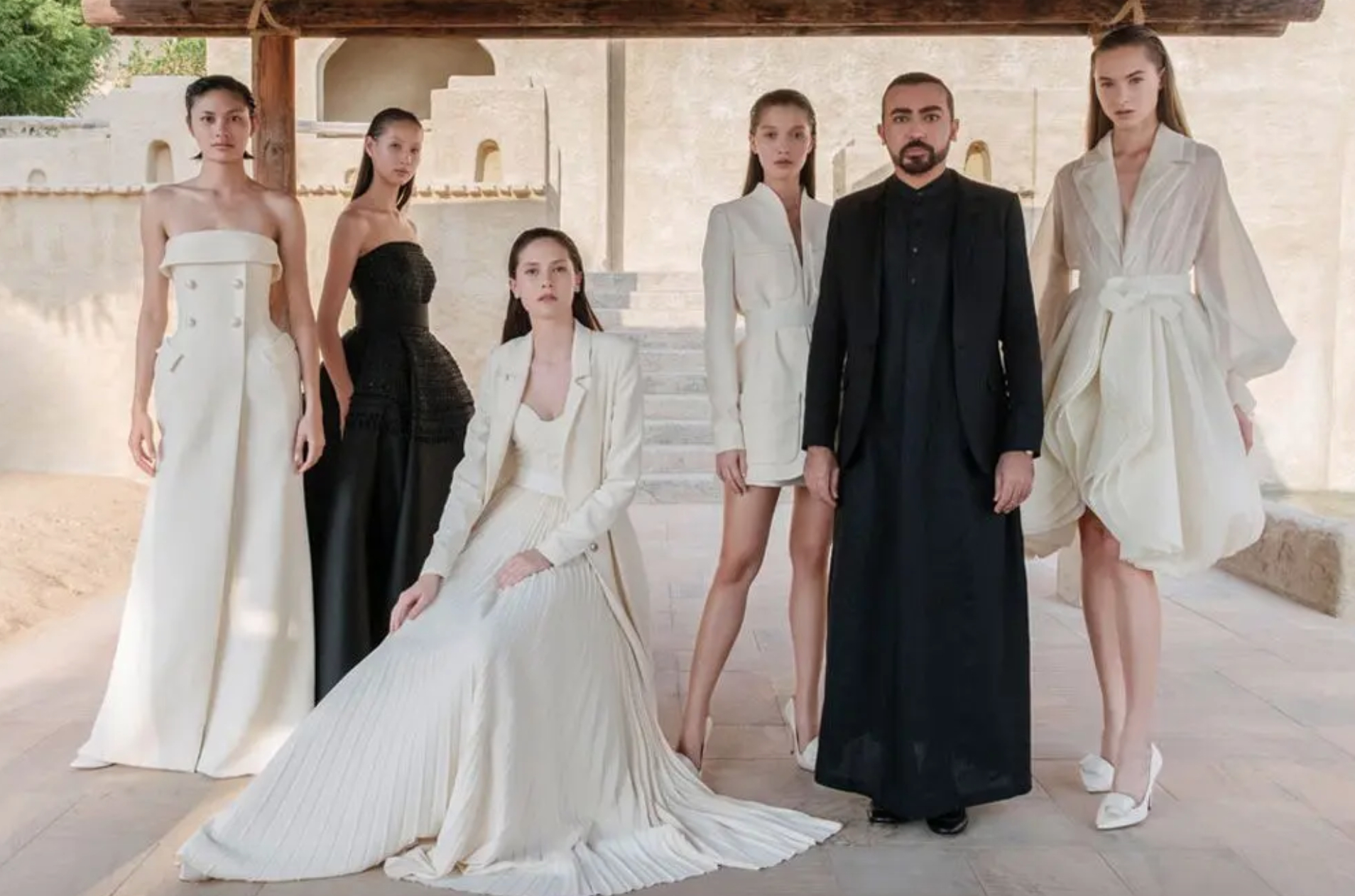 Ai cũng đang mặc váy của brand này: Kylie Jenner, Hailey Bieber đều nhiệt tình lăng xê- Ảnh 1.