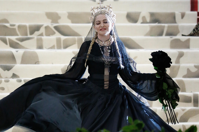 Nhìn lại Met Gala 2018: Một mùa đẹp "nao lòng" đến mức áp lực cho hiện tại- Ảnh 8.