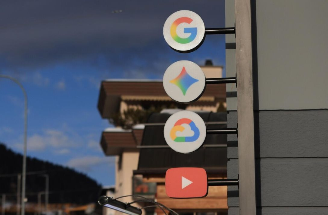 4.800 tỷ USD vs 5.200 tỷ USD: Nhờ AI, Google đang trên đường soán ngôi công ty giá trị nhất thế giới của Nvidia, đến Warren Buffett cũng không thể ngồi yên- Ảnh 3.