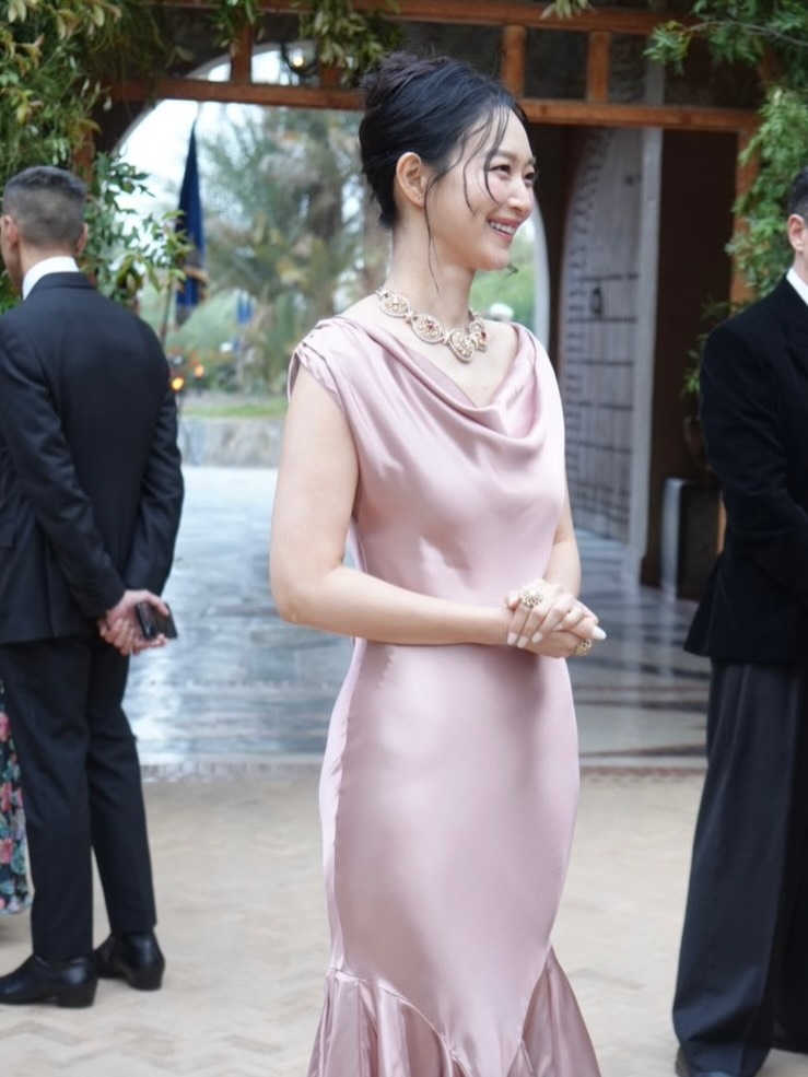 Shin Min Ah hóa “nữ thần giáng thế” ở sự kiện cao cấp tại Maroc: Khoe body bốc lửa xứng đáng phong thần, nhìn xuống hông quả táo mà sốc- Ảnh 1.
