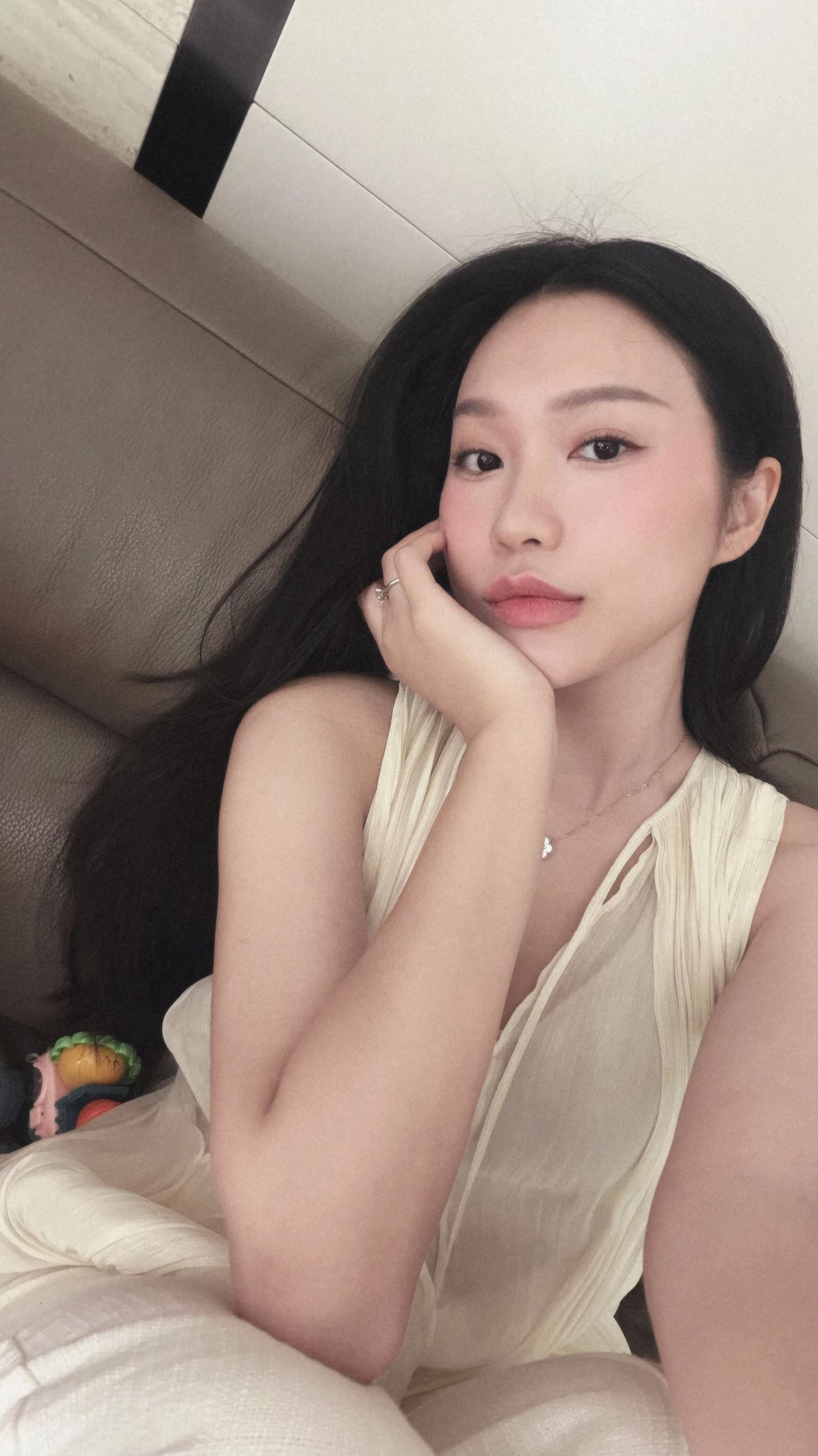 Bị chê style một màu nhàm chán, Doãn Hải My - vợ Văn Hậu tung loạt ảnh sexy khoe vòng một "ngồn ngộn" đốt mắt- Ảnh 7.