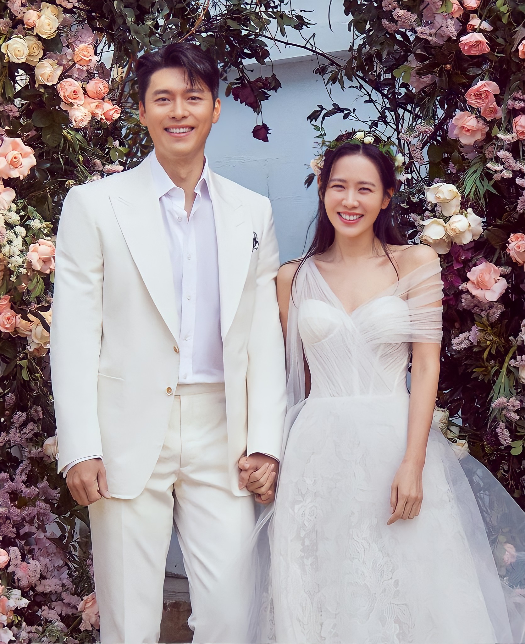 Đang tràn lan loạt ảnh Son Ye Jin ngả ngốn, lao vào lòng trai lạ, khiến ai cũng choáng váng không tin nổi vào mắt mình- Ảnh 7.