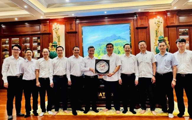 Vinachem làm việc với Tập đoàn Hateco về cung ứng sản phẩm cao su kỹ thuật cho cảng Liên Chiểu