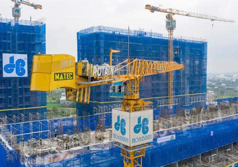 Dẫn đầu danh sách chậm đóng bảo hiểm TP.HCM, Xây dựng Hòa Bình đang làm ăn ra sao? - Ảnh 1.