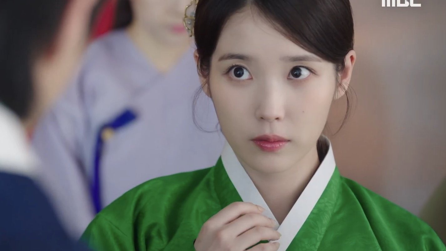 Perfect Crown tập 7: IU bị đầu độc, Byeon Woo Seok chống lại cả thế giới để bảo vệ vợ yêu- Ảnh 3.