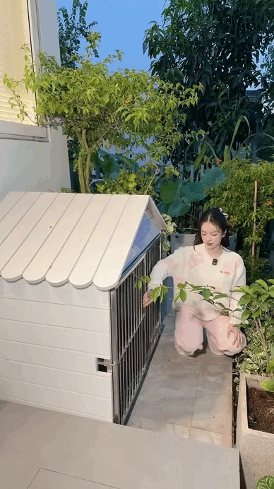 Showbiz có 1 mỹ nhân thấp bé nhưng body bốc lửa: 31 tuổi vẫn độc thân, sở hữu biệt thự 3 tầng góc nào cũng đẹp- Ảnh 3.
