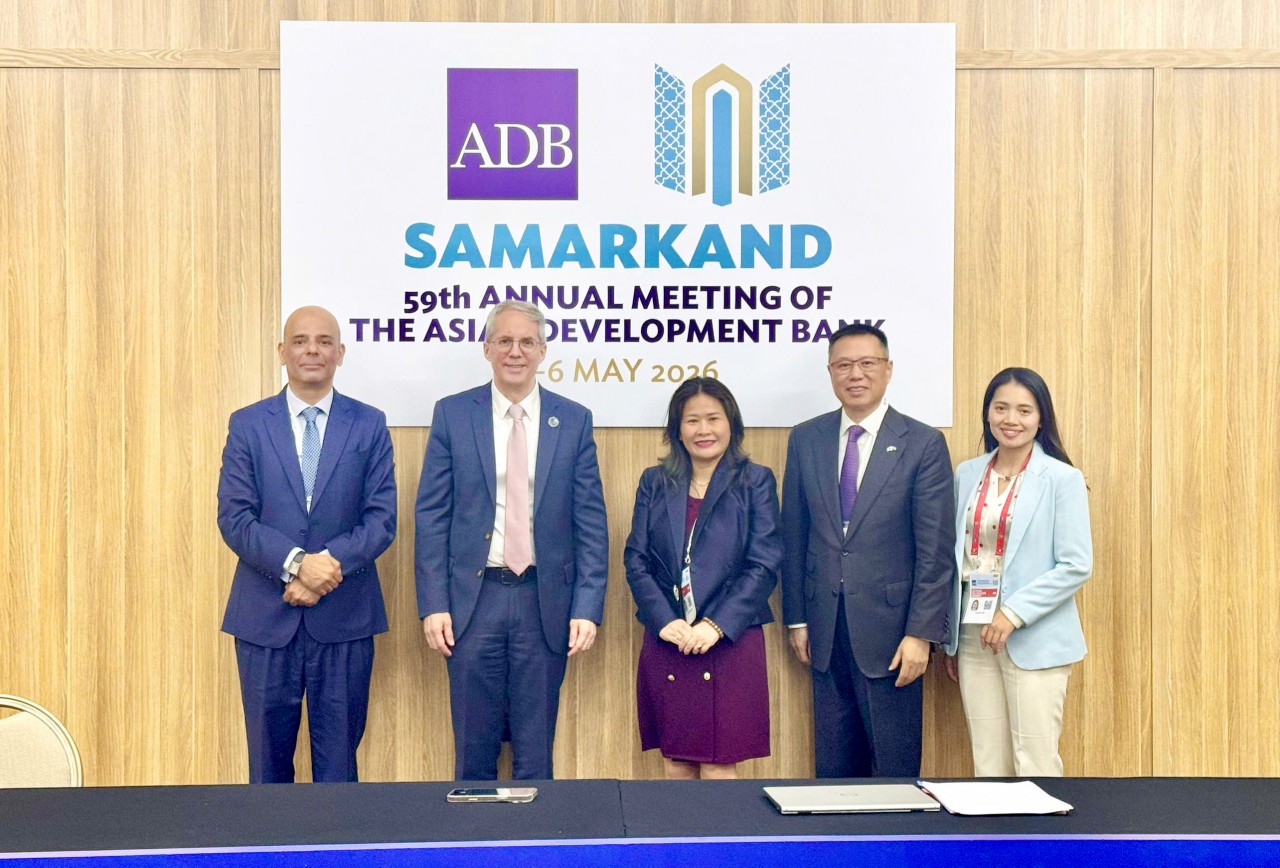 Bộ Tài chính và ADB tiếp tục đồng hành trong việc nghiên cứu, cung cấp các công cụ tài chính mới Bộ Tài chính và ADB tiếp tục đồng hành trong việc nghiên cứu, cung cấp các công cụ tài chính mới