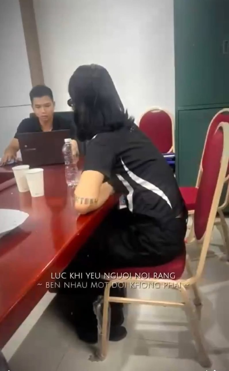 Lộ những hình ảnh của Miu Lê tại "đồn" thu hút sự chú ý  - Ảnh 2.