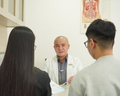 ‘Tốt mái’ liệu có ‘hại trống’? Chuyên gia nói rõ về tần suất ‘yêu’ cho các cặp đôi