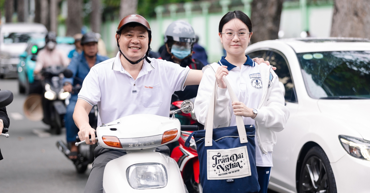 Thi vào lớp 10 TP.HCM buổi đầu tiên: Bắt đầu giờ làm bài môn Văn, chủ đề năm nay sẽ thú vị cỡ nào?