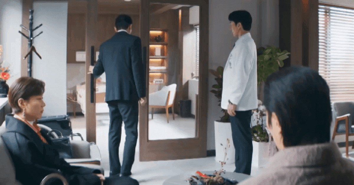 Bộ óc thần thánh nào làm ra phim Hàn siêu dị này: Hoán đổi linh hồn mà lạ lắm, nam chính xem là khen mãi thôi