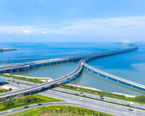 Việt Nam sắp có cây cầu vượt biển dài gần 18km, nằm trong siêu dự án 162.000 tỷ đồng tại thành phố trực thuộc Trung ương, nhưng không phải do Vingroup xây