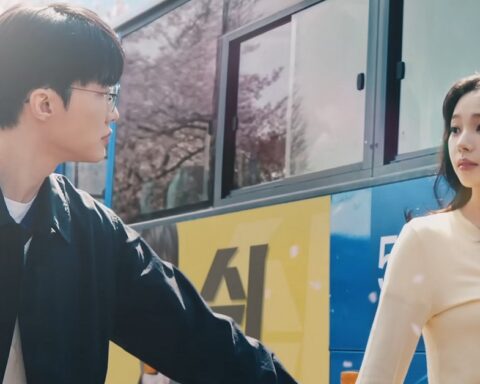 Faker nắm tay tỏ tình Karina (aespa)