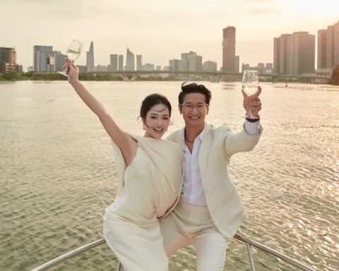 Cặp đôi Vbiz bí mật kết hôn 4 năm mà không ai biết, tướng phu thê rõ mồn một như đúc ra từ một khuôn