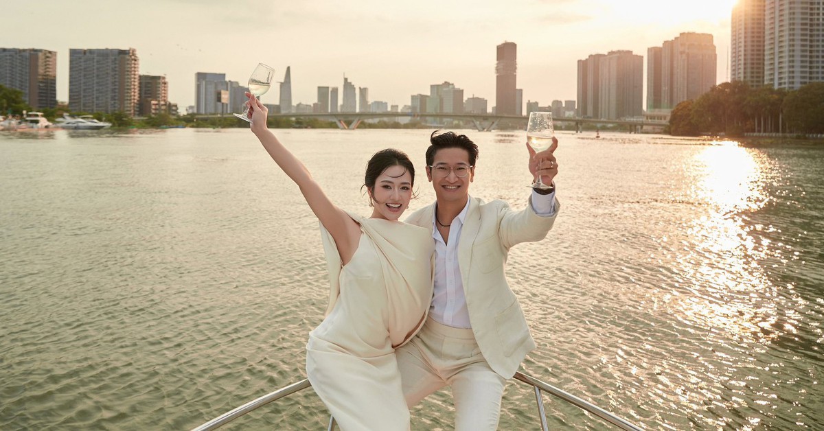 Cặp đôi Vbiz bí mật kết hôn 4 năm mà không ai biết, tướng phu thê rõ mồn một như đúc ra từ một khuôn