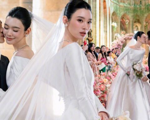 Đám cưới thượng lưu gây địa chấn showbiz sáng nay: Cô dâu chú rể hôn nhau say đắm, nhìn đâu cũng thấy phả ra “mùi tiền”