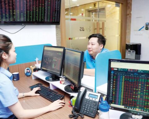 Thoái vốn nhà nước, nâng tỷ lệ cổ phiếu tự do chuyển nhượng đón dòng vốn ngoại dài hạn