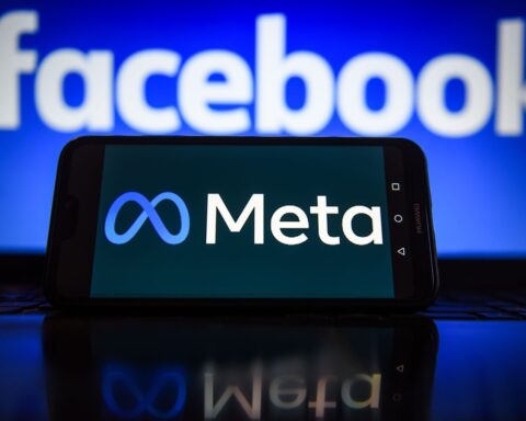 Facebook bản trả phí có gì khác so với tài khoản miễn phí?