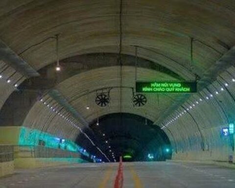 Dùng công nghệ ngoại xịn nhưng hỏng toàn bộ sau 3 năm, Việt Nam tự sửa và thành công lớn, biến cao tốc 9.000 tỷ đồng sở hữu hầm cấp đặc biệt thành hình mẫu mới