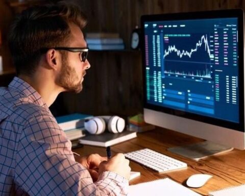 Phiên 3/6: Khối ngoại tiếp tục bán ròng, ngược chiều “tung” gần 600 tỷ gom FPT