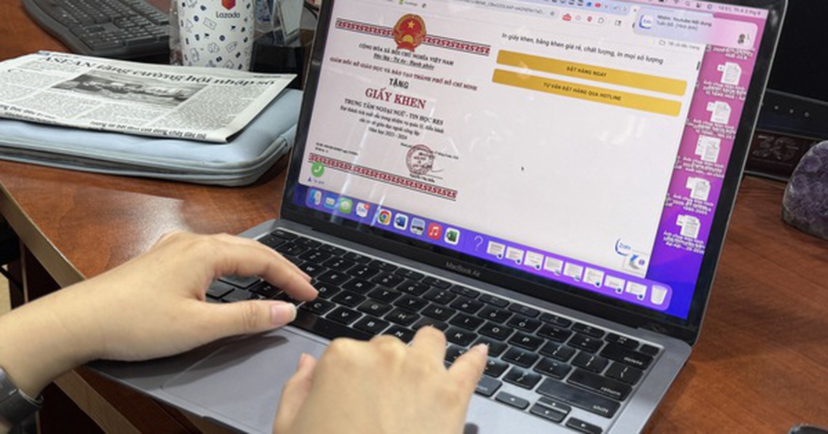 Công an TPHCM cảnh báo phụ huynh thích khoe giấy khen lên mạng