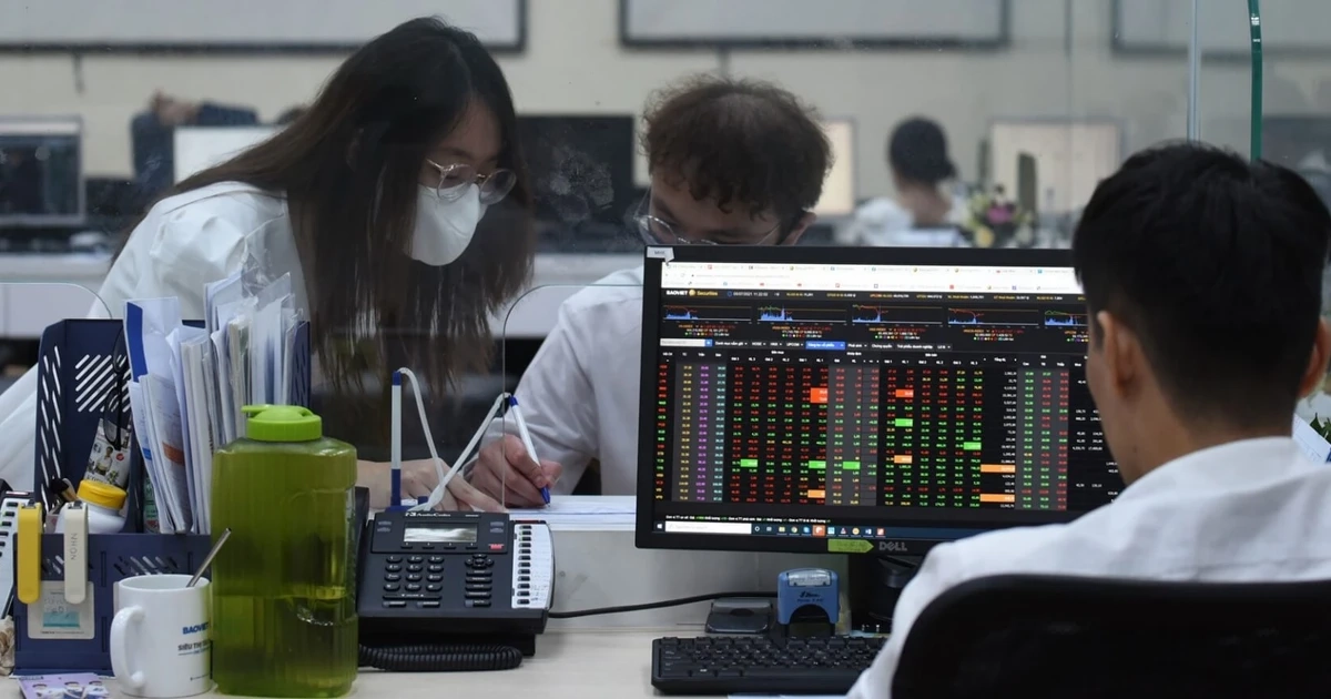 Cổ phiếu tăng giá áp đảo, VN-Index vẫn giảm 7 phiên liên tiếp