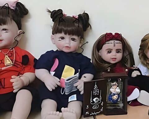 Trào lưu nuôi búp bê Kumanthong xâm nhập trường học, Thông tin Chính phủ phát thông báo lúc nửa đêm