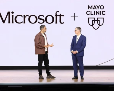 Microsoft “bắt tay” gã khổng lồ y tế: Kỷ nguyên bác sĩ AI chính thức bắt đầu?