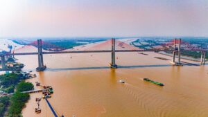 Việt Nam sở hữu một cây cầu lọt top 3 thế giới về số nhịp, riêng dây cáp nặng 800 tấn, do chính người Việt tự thiết kế và thi công