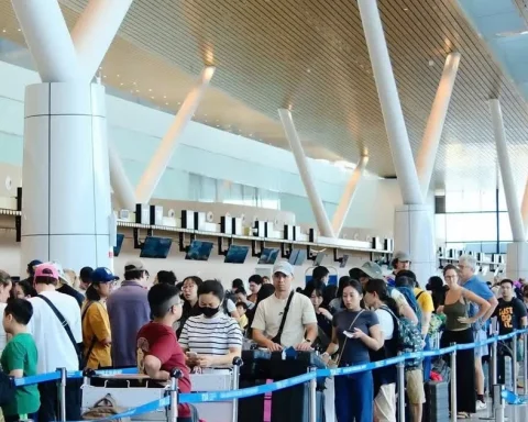 Dự báo hơn 9 triệu khách qua sân bay Tân Sơn Nhất mùa hè này