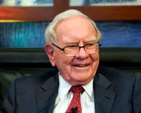 Chế độ ăn “như trẻ 6 tuổi” giúp tỉ phú Warren Buffett 95 tuổi vẫn khỏe mạnh, minh mẫn, bác sĩ tiết lộ: Bí quyết không nằm ở những gì bạn ăn!