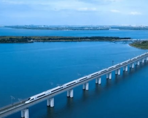 “Quái vật” hạ tầng dài nhất thế giới được 10.000 người dựng lên trong 3 năm, lập kỷ lục ngay khi khánh thành khiến Trung Quốc cũng phải nể phục