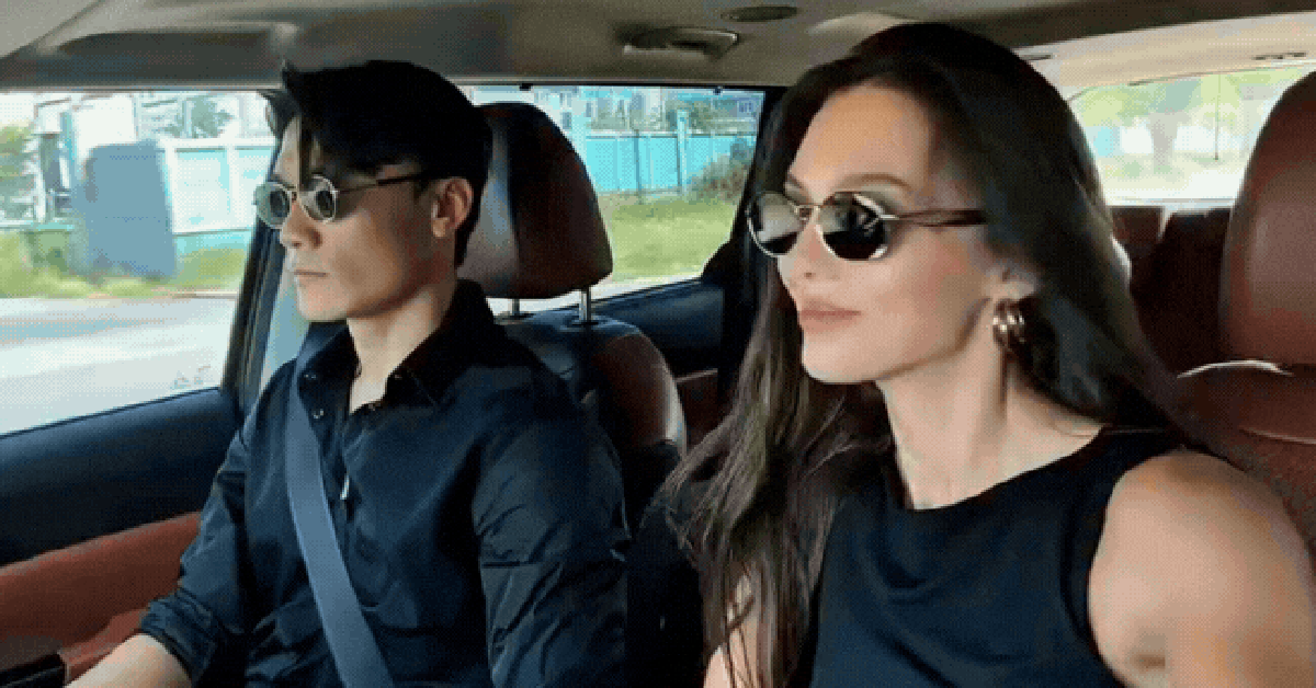 Bùi Tiến Dũng và vợ mẫu Tây lên đồ tone-sur-tone, tình tứ trên xế hộp bạc tỷ khiến netizen trầm trồ: Quá slay, quá đẹp đôi rồi!