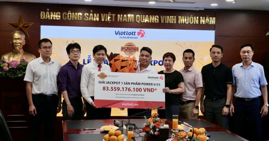 Người trúng Jackpot 83 tỷ đồng không đeo mặt nạ: “Ước mơ trúng Vietlott một lần để công khai danh tính”