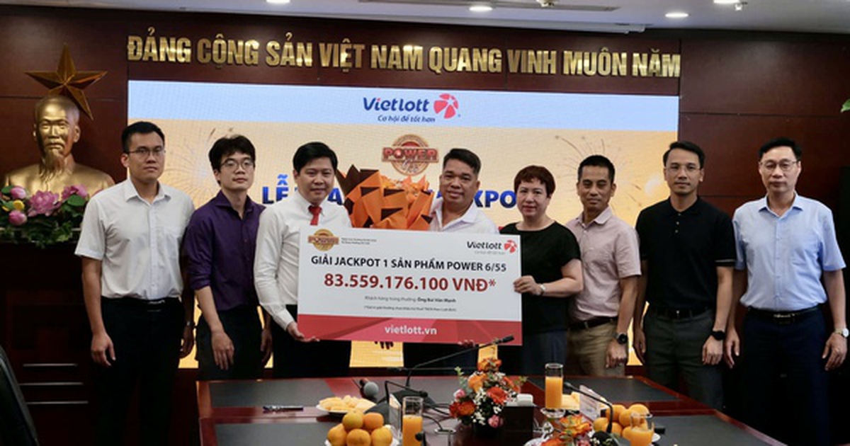 Người trúng Jackpot 83 tỷ đồng không đeo mặt nạ: “Ước mơ trúng Vietlott một lần để công khai danh tính”