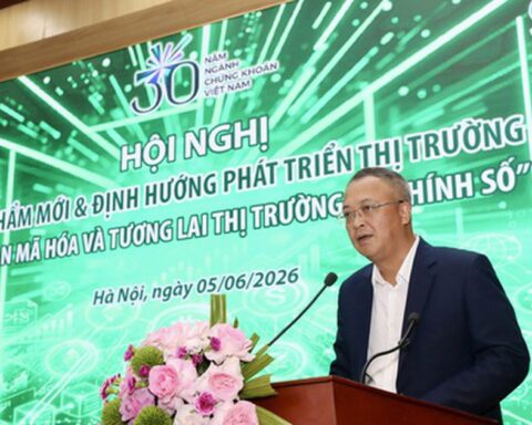 Tiền vào chứng khoán thấp nhất 1 năm, cổ phiếu Vietjet gây bất ngờ
