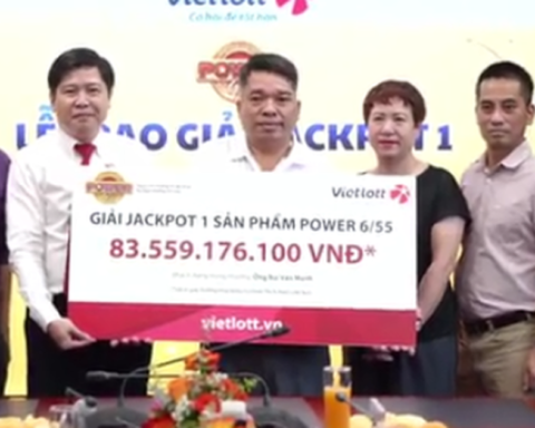 Người đàn ông trúng Vietlott 83,5 tỉ đồng: “Trúng số là niềm vui, không việc gì phải giấu mặt”