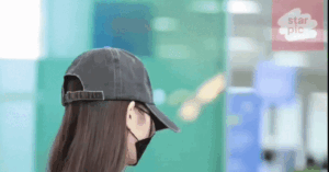 21,3 triệu người xem “Công chúa Kpop” ngúng nguẩy, công khai thái độ với nhân viên sân bay