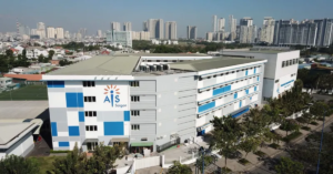 TP.HCM có 1 ngôi trường sở hữu 3 cơ sở hiện đại, sân bóng chuẩn FIFA và khu nội trú cao cấp, thu học phí gần 1 tỷ đồng/năm