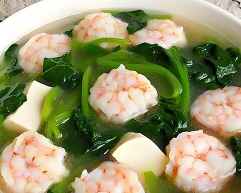 Ung thư vú rất “sợ” 4 loại rau củ: Món nào cũng rẻ, quen trên bàn ăn người Việt