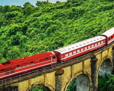 Chuyến tàu Việt Nam khách Tây mua vé giá hơn 500 triệu: Chạy 8 ngày 7 đêm, giữa đường được làm 1 việc