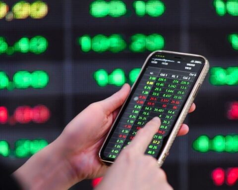Thị trường chứng khoán Việt Nam: P/E đang ở mức thấp, nhưng định giá chưa đủ hấp dẫn
