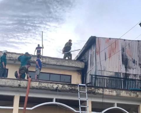 Hiện trường vụ cháy trụ sở xã ở Đà Nẵng: Hơn 60 người căng mình cứu hồ sơ, tài sản