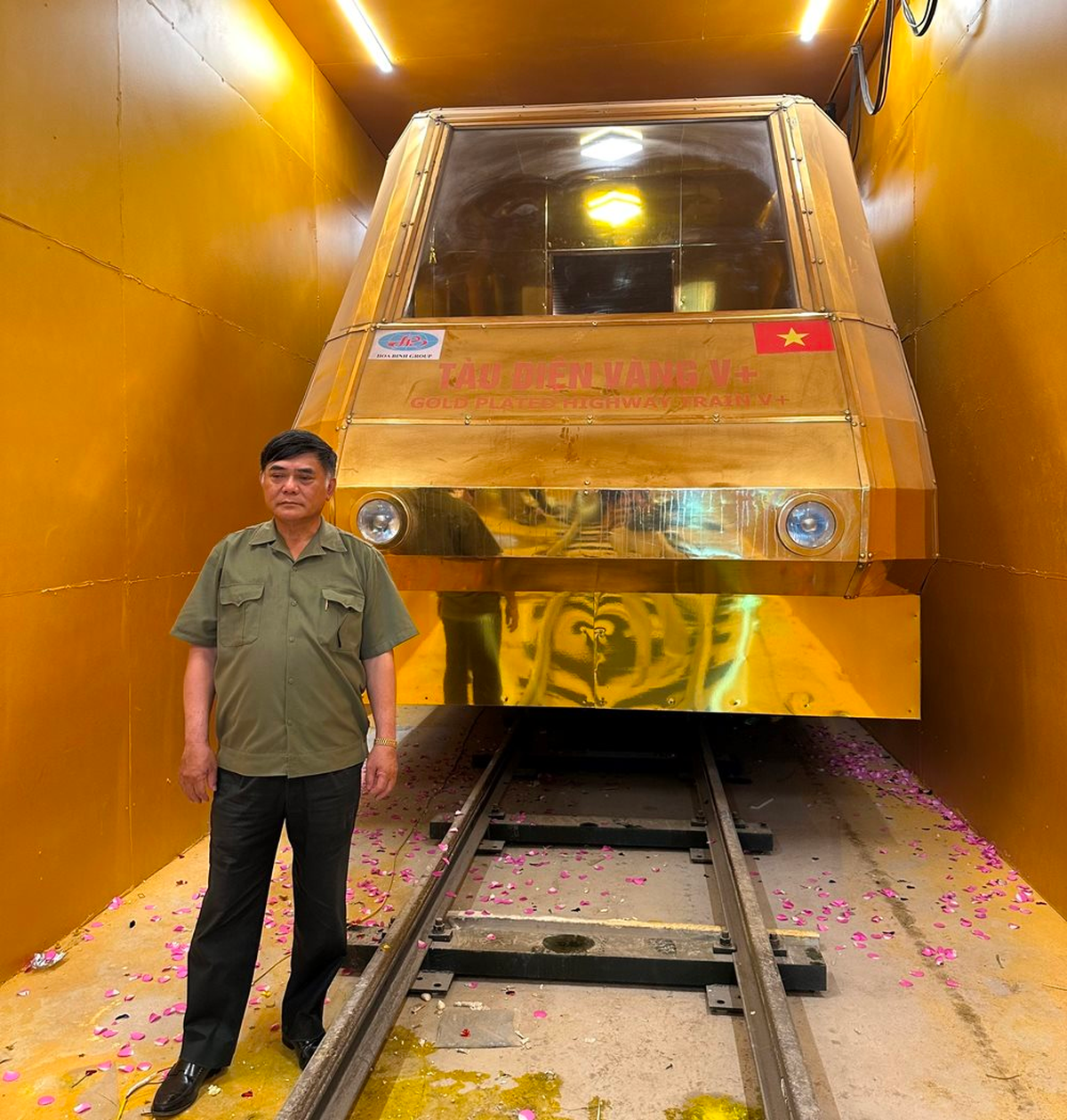Chưa từng có: Đại gia Đường Bia kiến nghị làm Metro Văn Cao – Hòa lạc với tàu dát vàng chạy ngầm bên dưới, nhà ở xã hội ở trên mặt đất